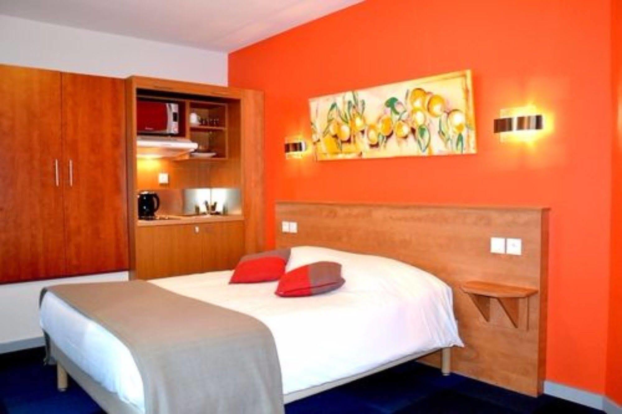 Logis Hotel De Paris سانت أفولد المظهر الخارجي الصورة